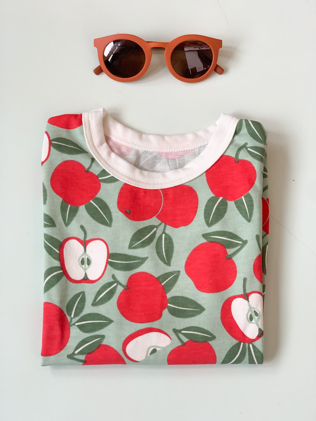 L/S Tee, Apples Red & Green