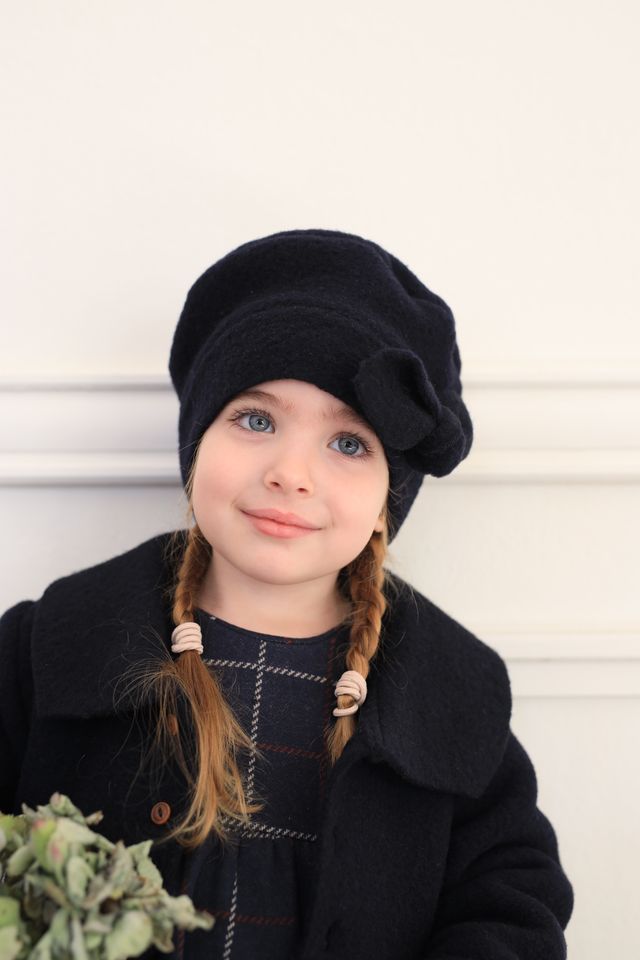 Lisbeth Beret, Dark-Blue