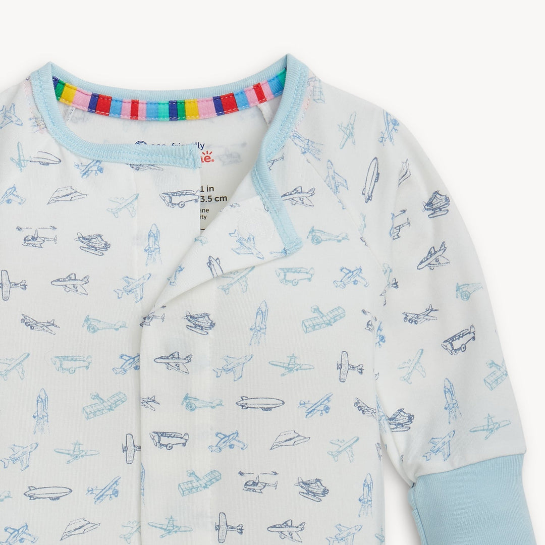 Modal Coverall, Airplanes