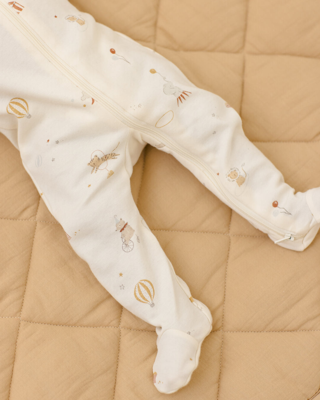 Zip L/S Sleeper Footie, Carnival