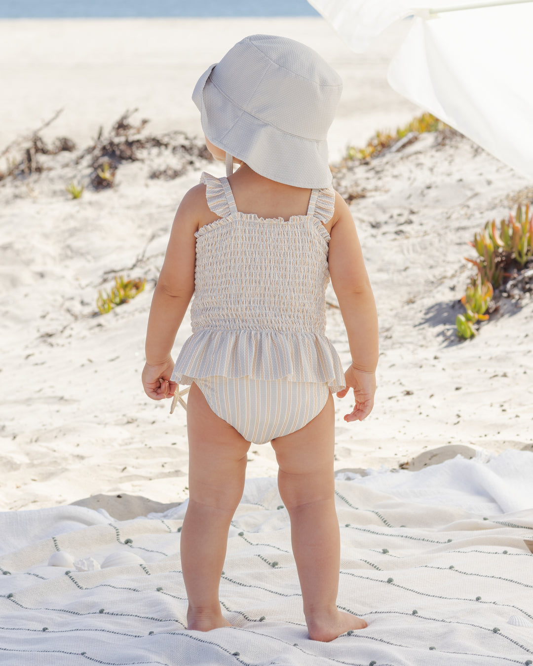 Bucket Hat, Sky