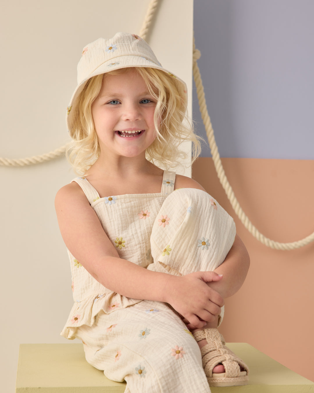 Kayli Set, Embroided Daisies